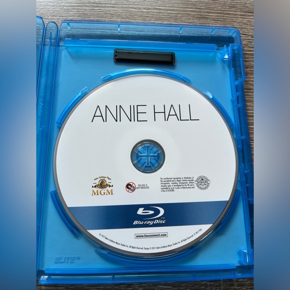 📀 3/$15 or 4/$20 📀 Annie Hall Bluray - Picture 3 of 3